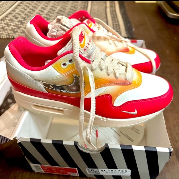 nike air max 1 supreme mid autumn festival gold